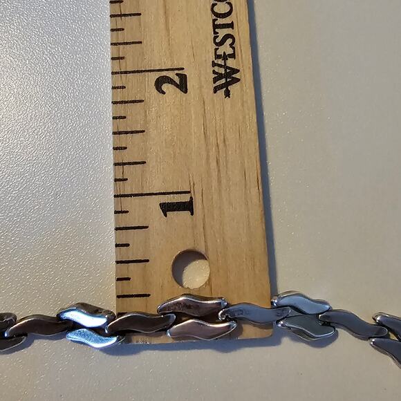 Escorcia Silver Chain Link Necklace - Picture 4 of 8